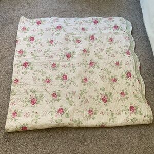 Floral Bedspread Quilt